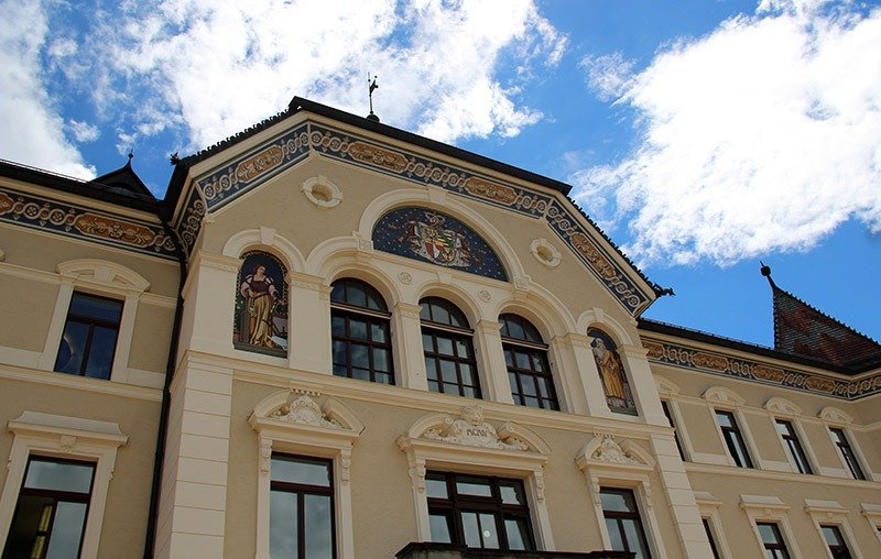 predio do governo liechtenstein vaduz